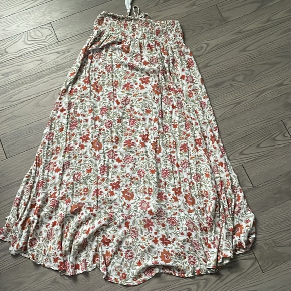 Long flowy flower skirt - Picture 3 of 3